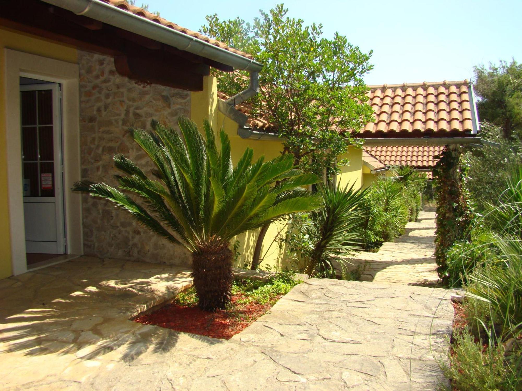Villas Oleandri Vrboska Exterior photo